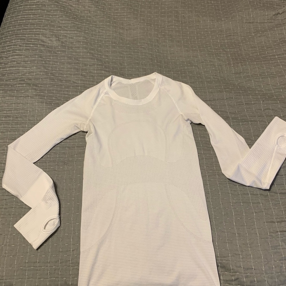 Lululemon athletic long sleeve shirt